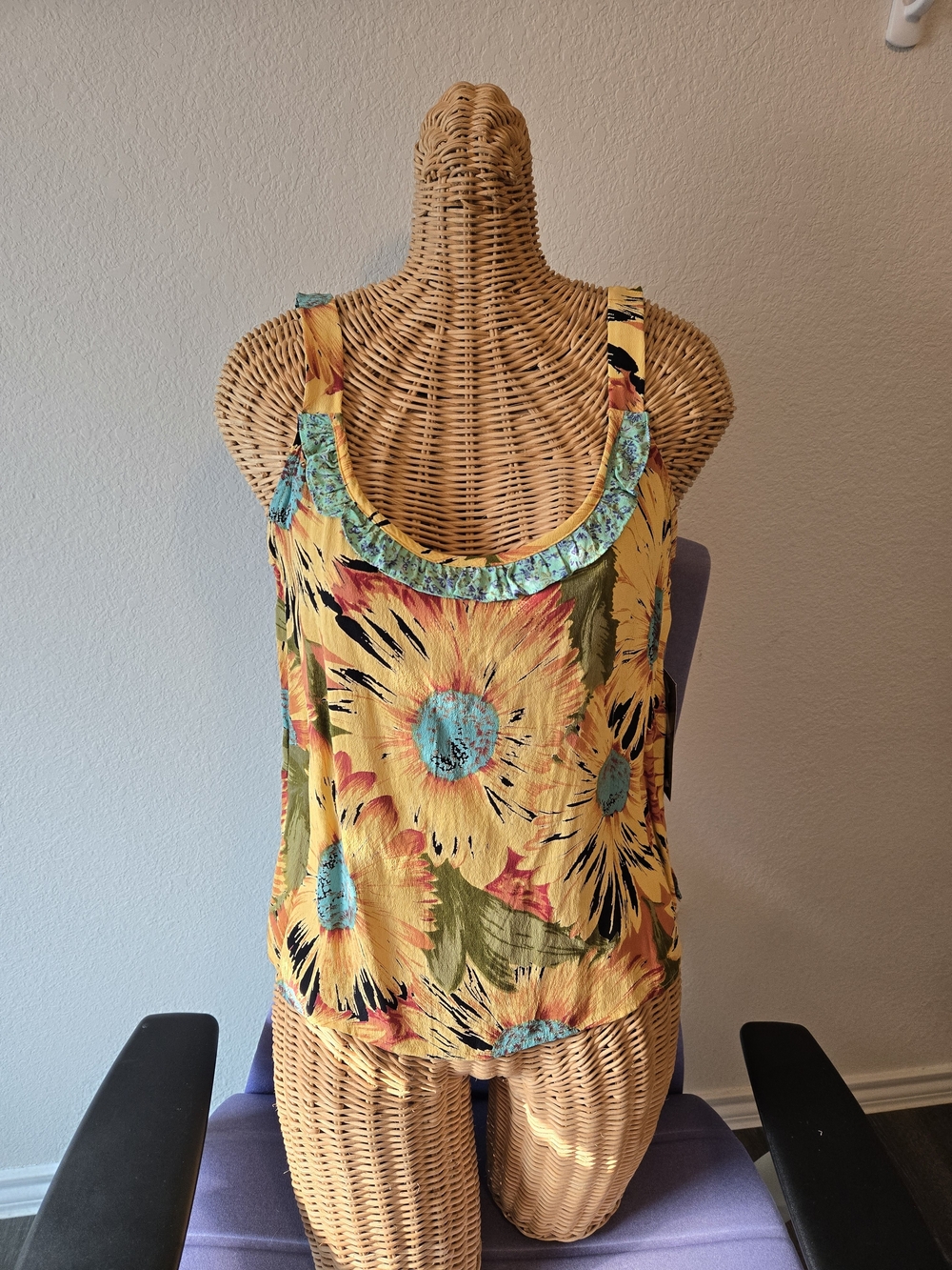 NWT Sunflower-Print Yellow Scoop Neck Tank Top Vintage
